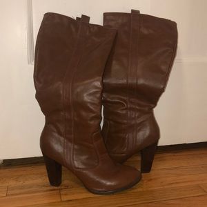 Hardly worn. Super cute!